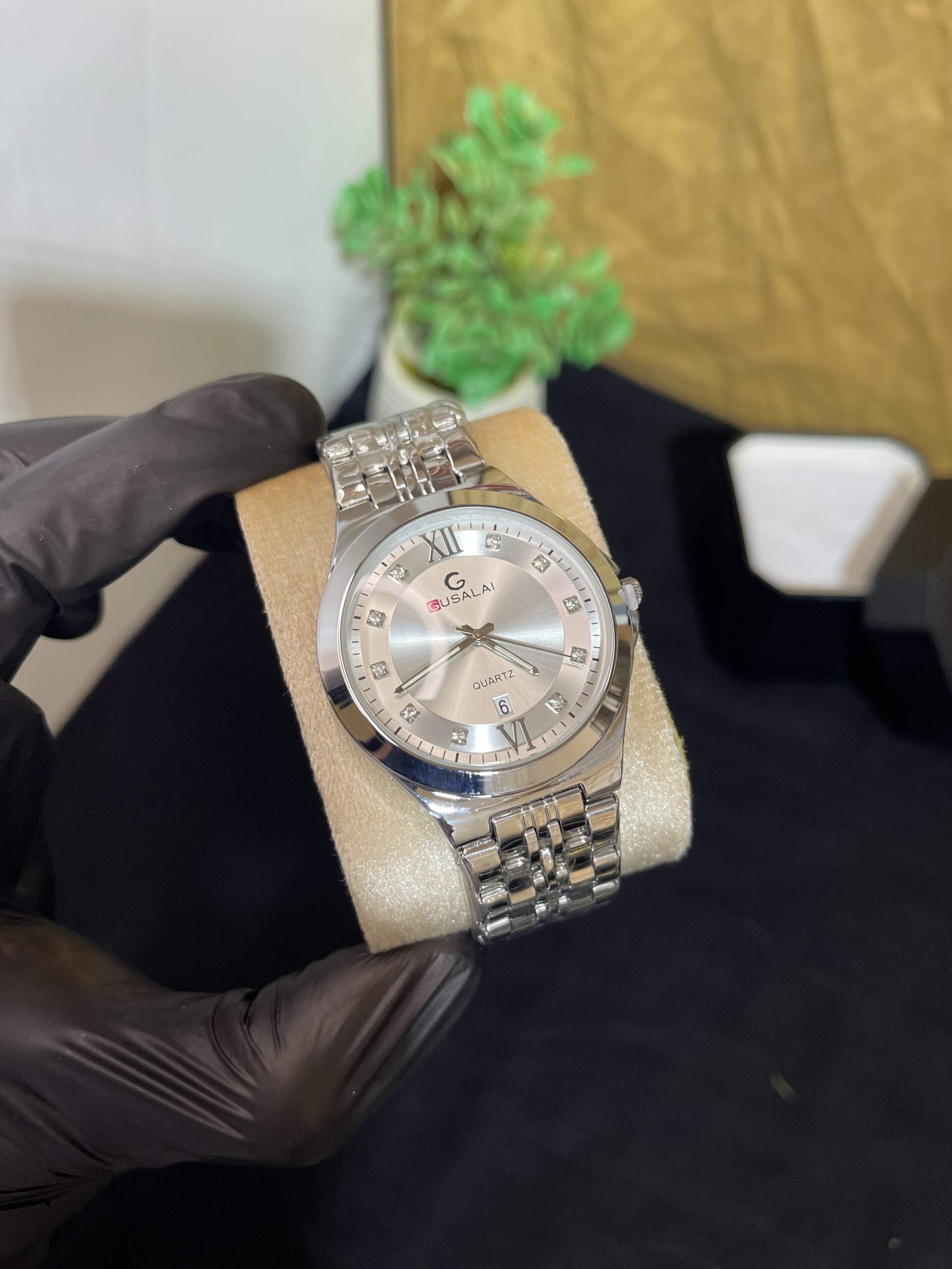 Home Silver Classic Wristwatch